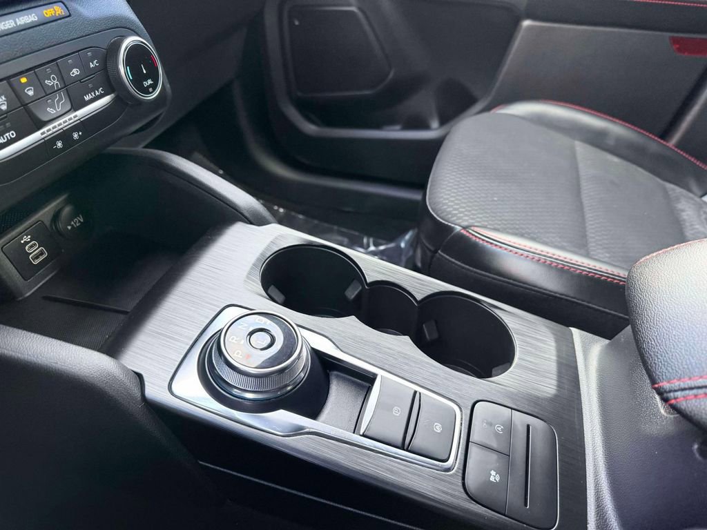 Used 2024 Ford Escape ST-Line image 25