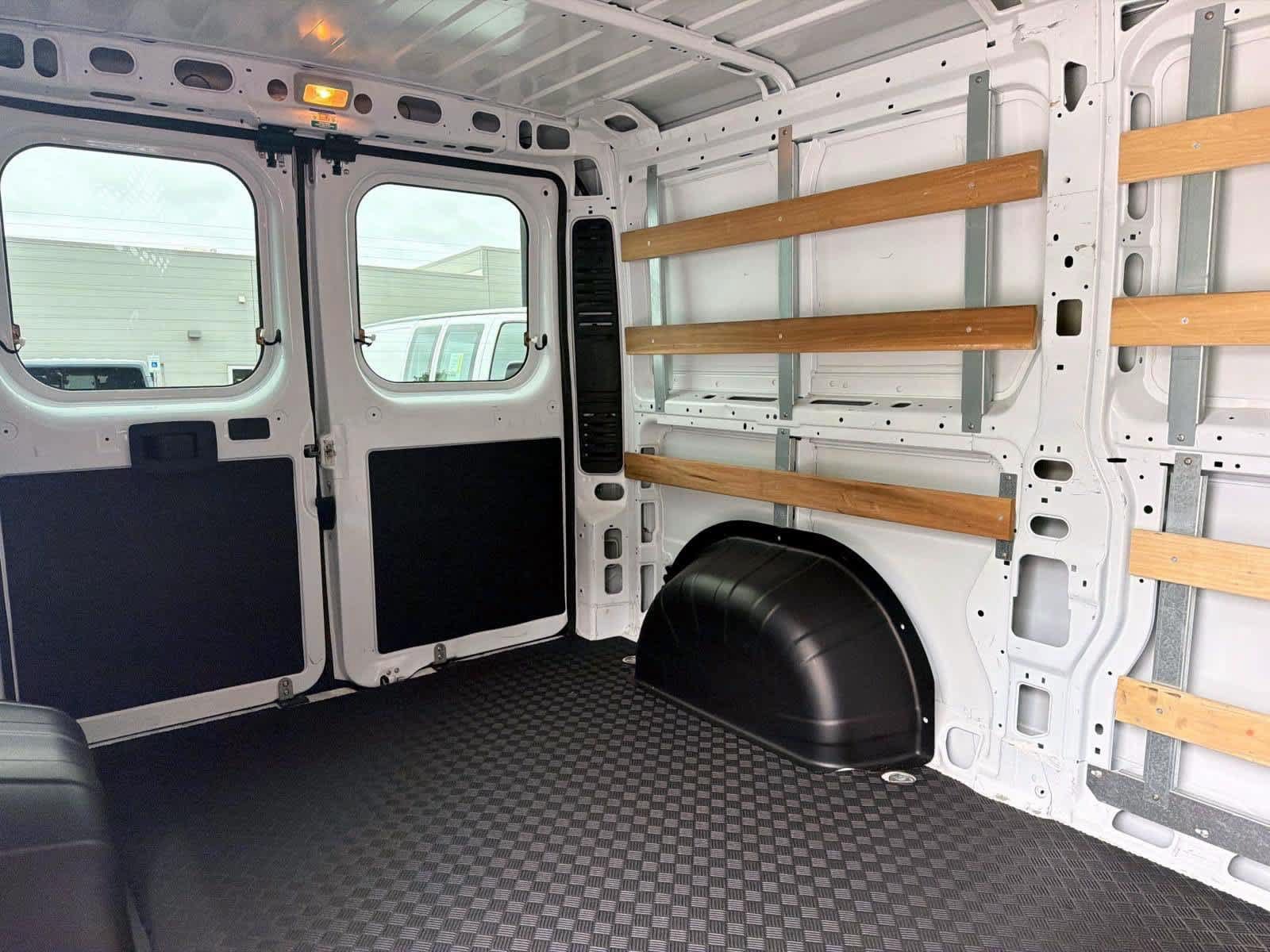 Used 2025 RAM ProMaster 2500 w/ U-Haul Equipment Group FWD image 10