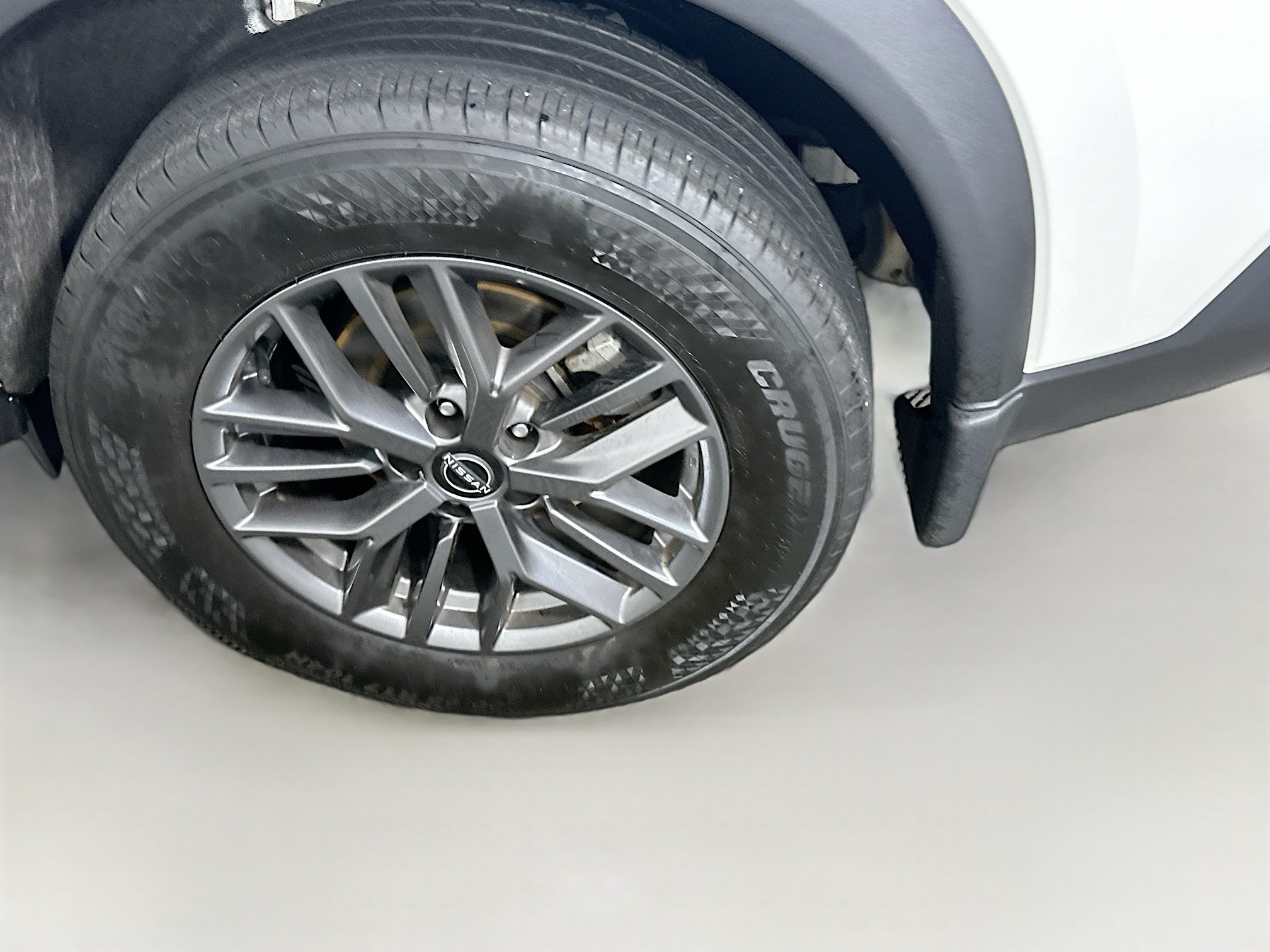 Used 2023 Nissan Rogue S AWD/4WD image 11