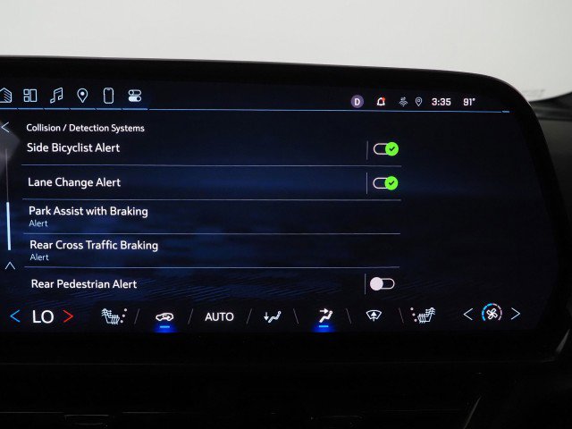 Used 2024 Chevrolet Equinox EV RS image 38