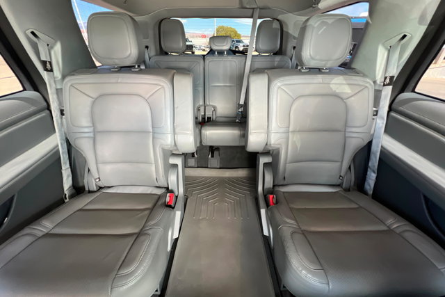 Used 2021 Lincoln Navigator Reserve w/ Luxury Package AWD/4WD image 26