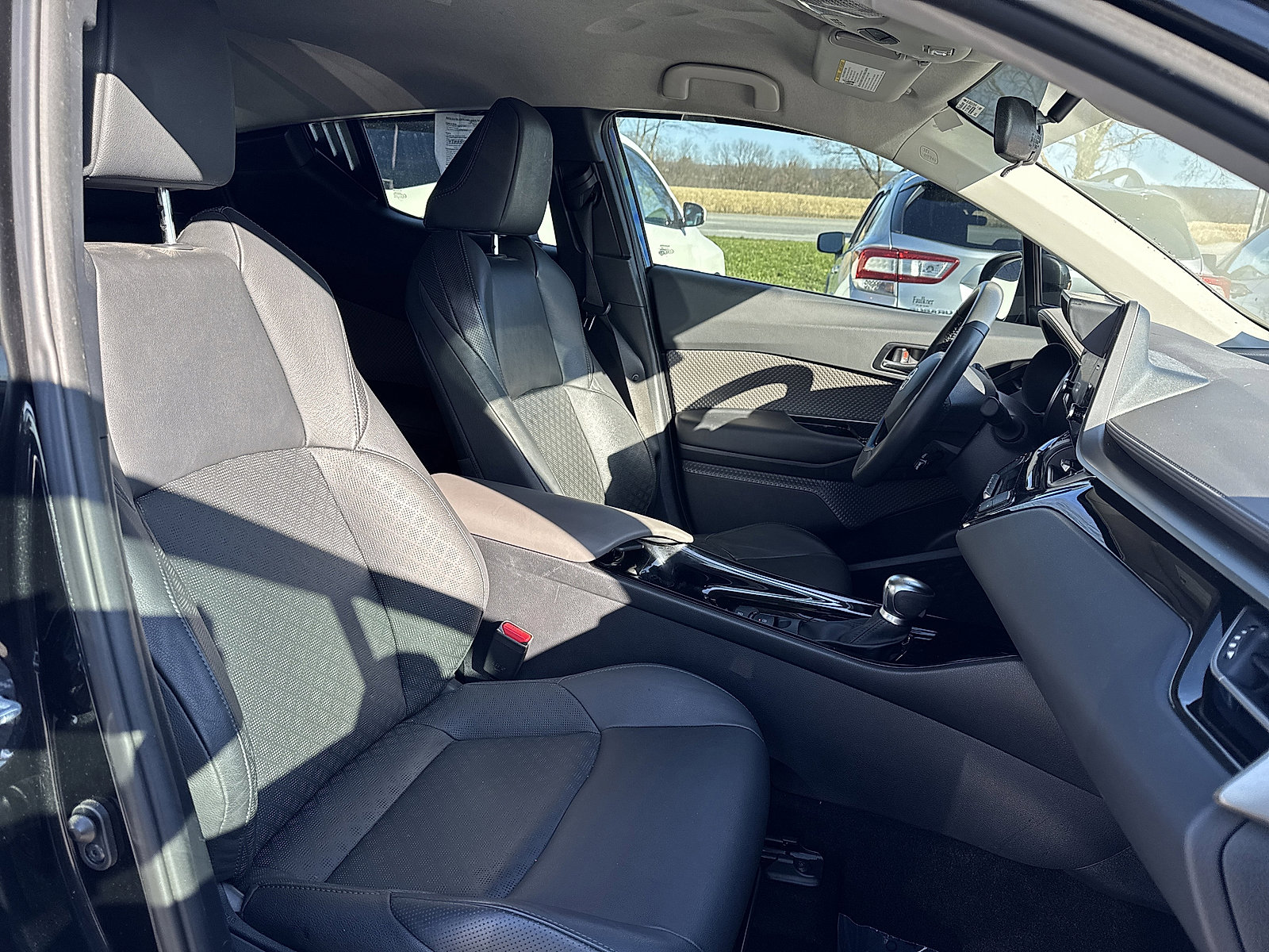 Used 2021 Toyota C-HR Limited FWD image 29