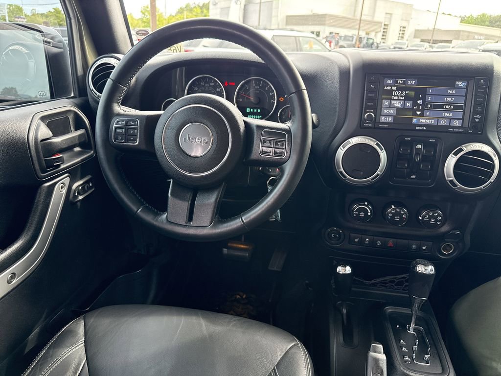 Used 2016 Jeep Wrangler Unlimited Sahara w/ Dual Top Group AWD/4WD image 25