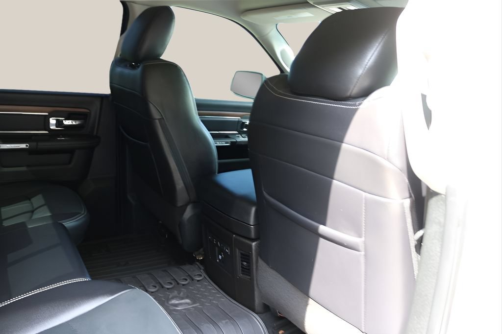 Used 2018 RAM 1500 Laramie w/ Convenience Group AWD/4WD image 18