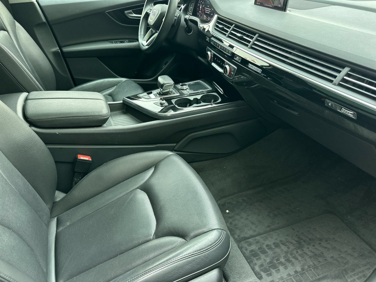 Used 2019 Audi Q7 3.0T Prestige w/ Prestige Package AWD/4WD image 14