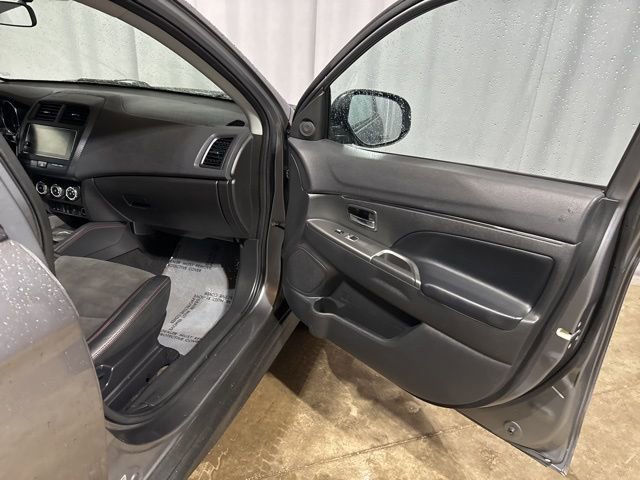 Used 2018 Mitsubishi Outlander Sport SE FWD image 23