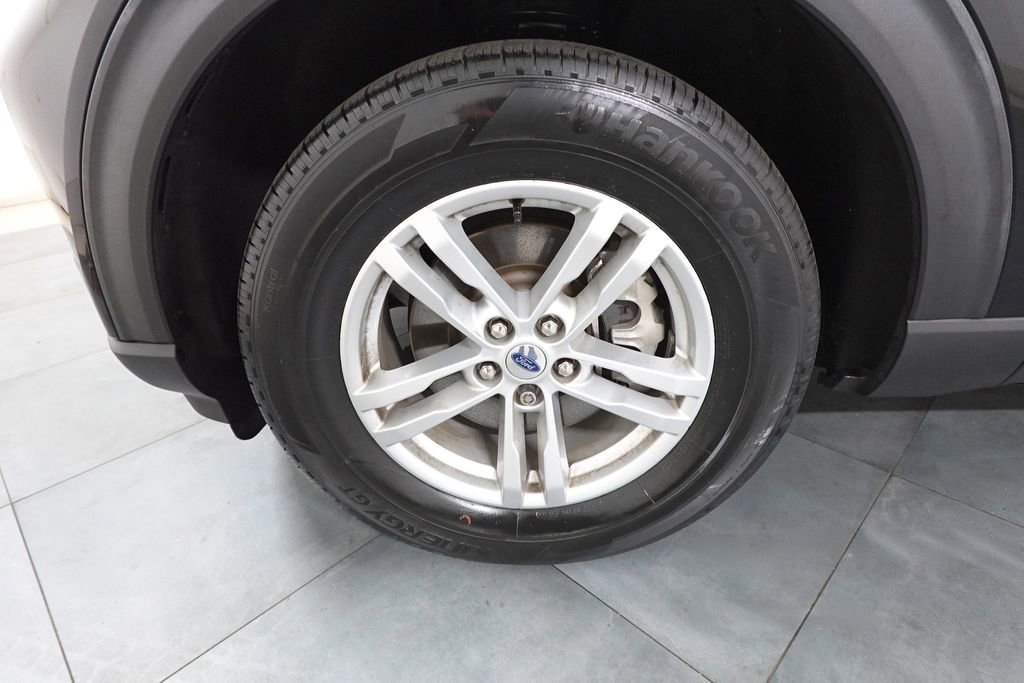 Certified 2020 Ford Explorer XLT w/ Equipment Group 202A image 28