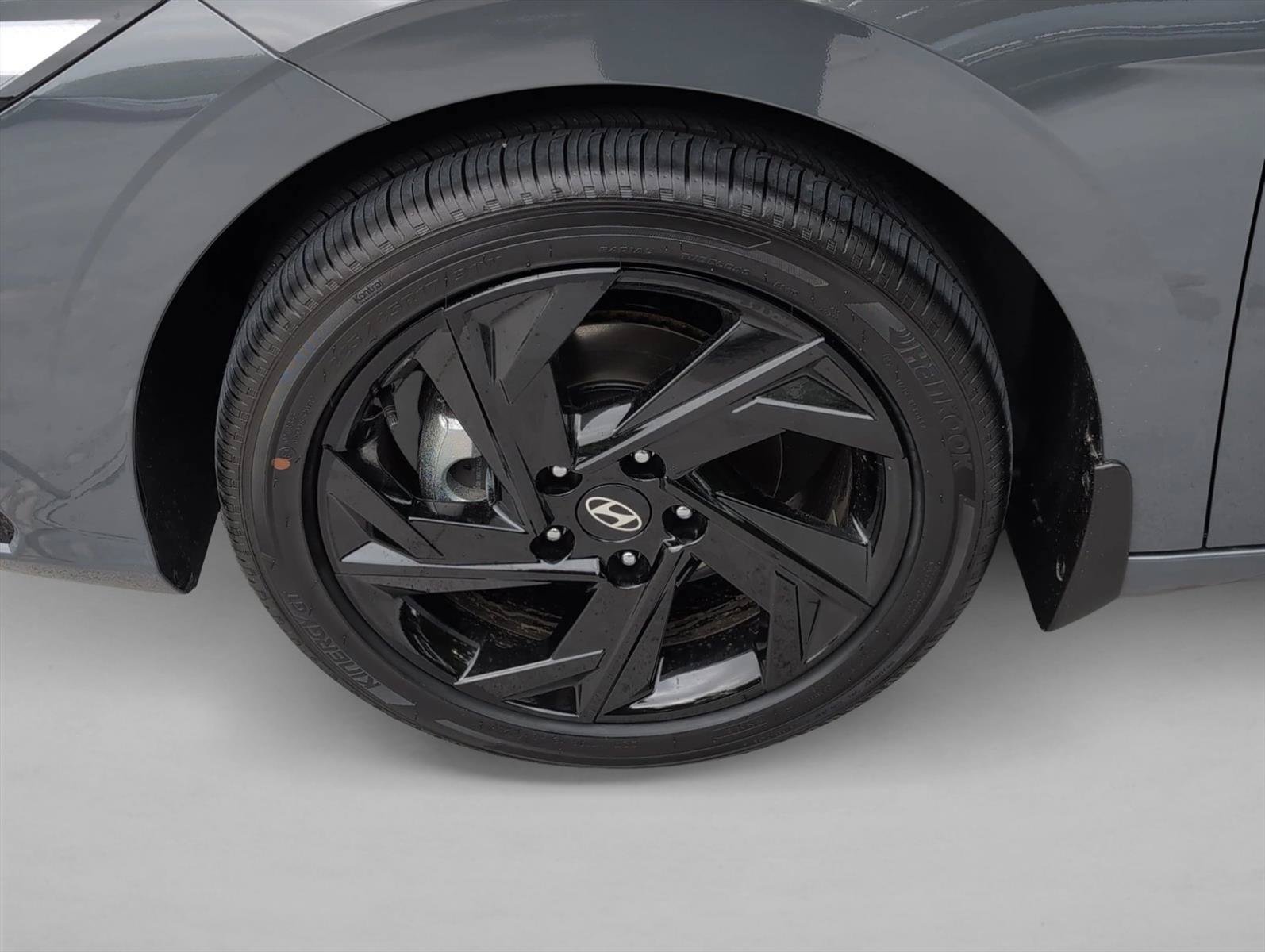 New 2026 Hyundai Elantra SEL Sport FWD image 10