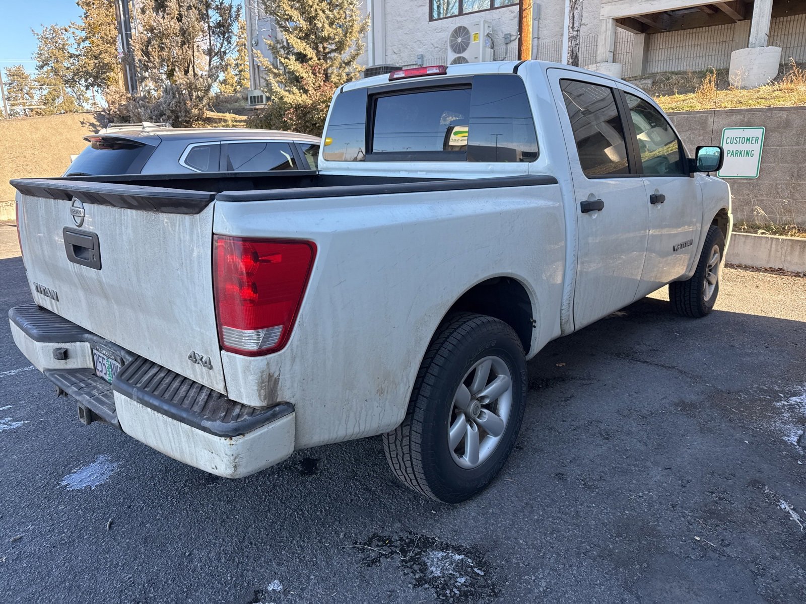 Used 2014 Nissan Titan SV image 5