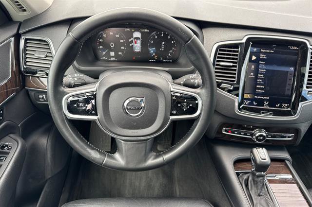 Used 2017 Volvo XC90 T6 Momentum w/ Vision Package AWD/4WD image 15