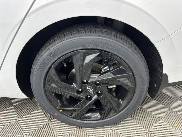 New 2026 Hyundai Elantra SEL Sport FWD image 18