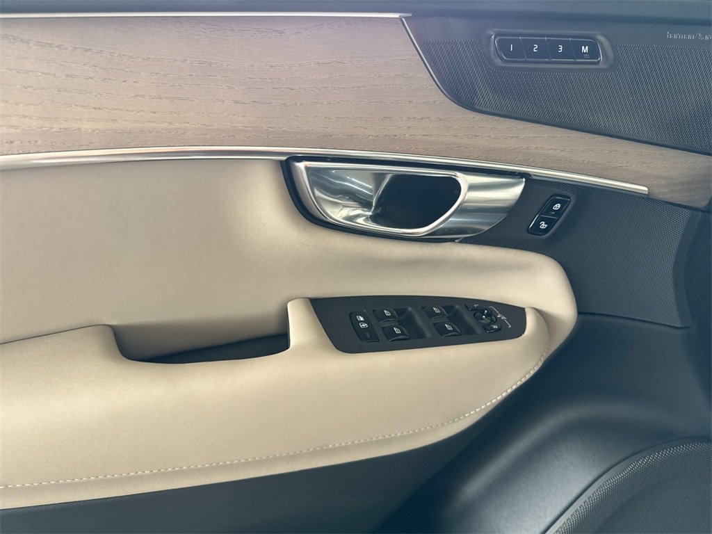 New 2026 Volvo XC90 B6 Plus image 10