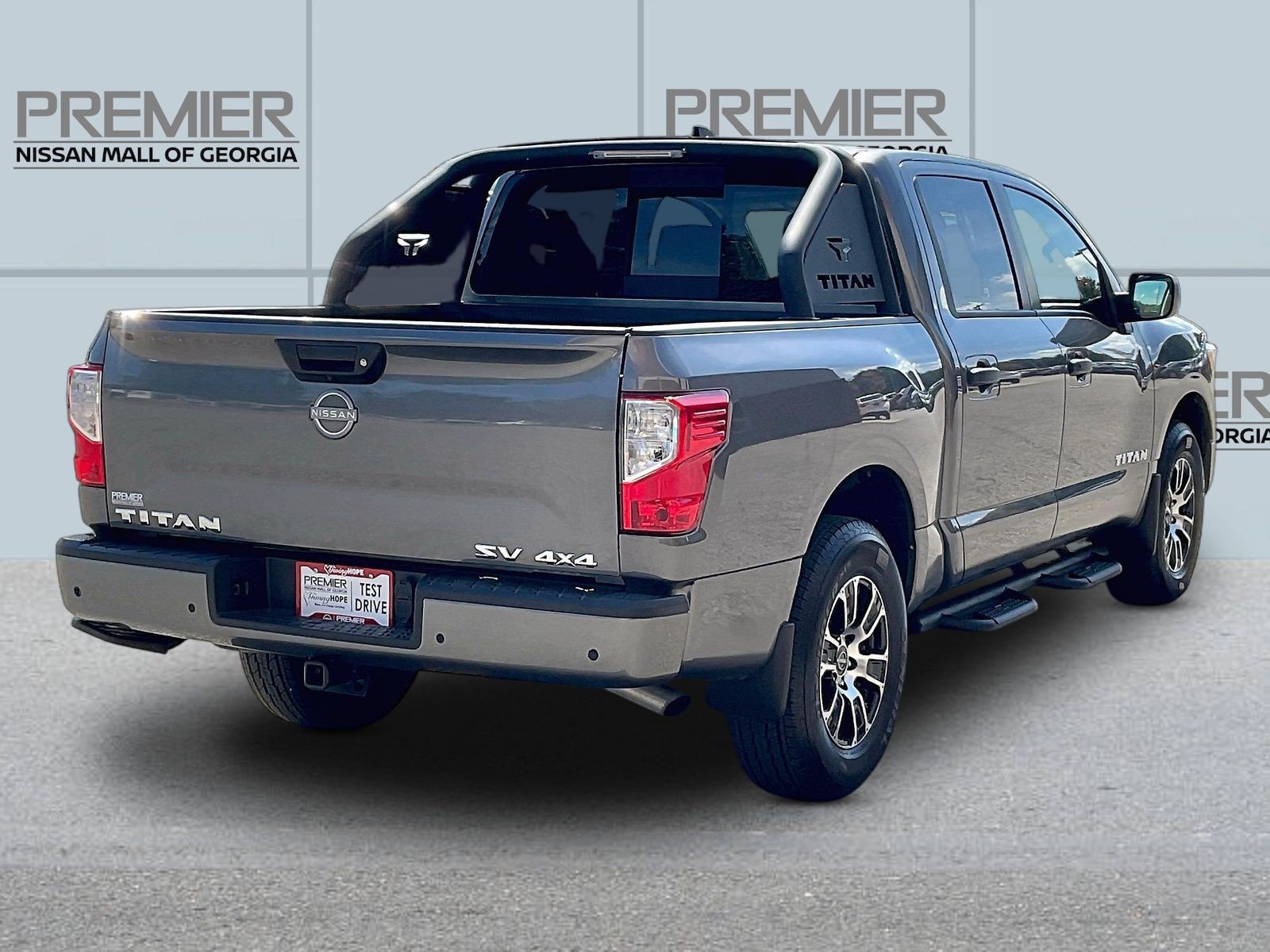 Used 2024 Nissan Titan SV w/ SV Convenience Package AWD/4WD image 7