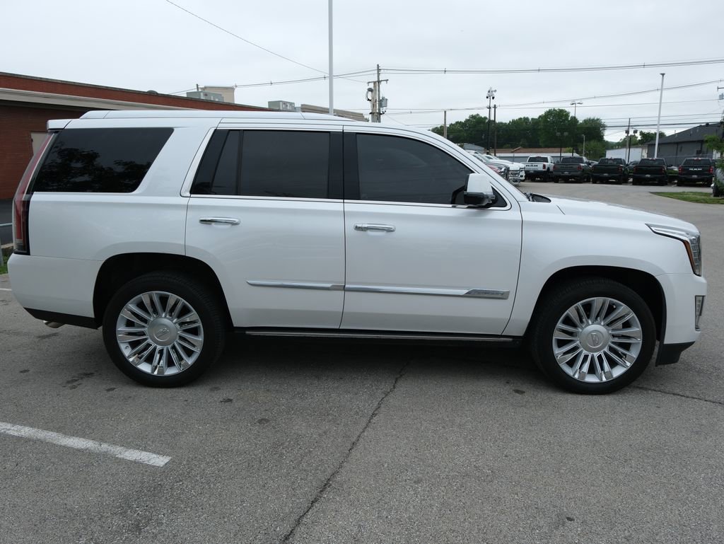 Used 2016 Cadillac Escalade Platinum AWD/4WD image 2