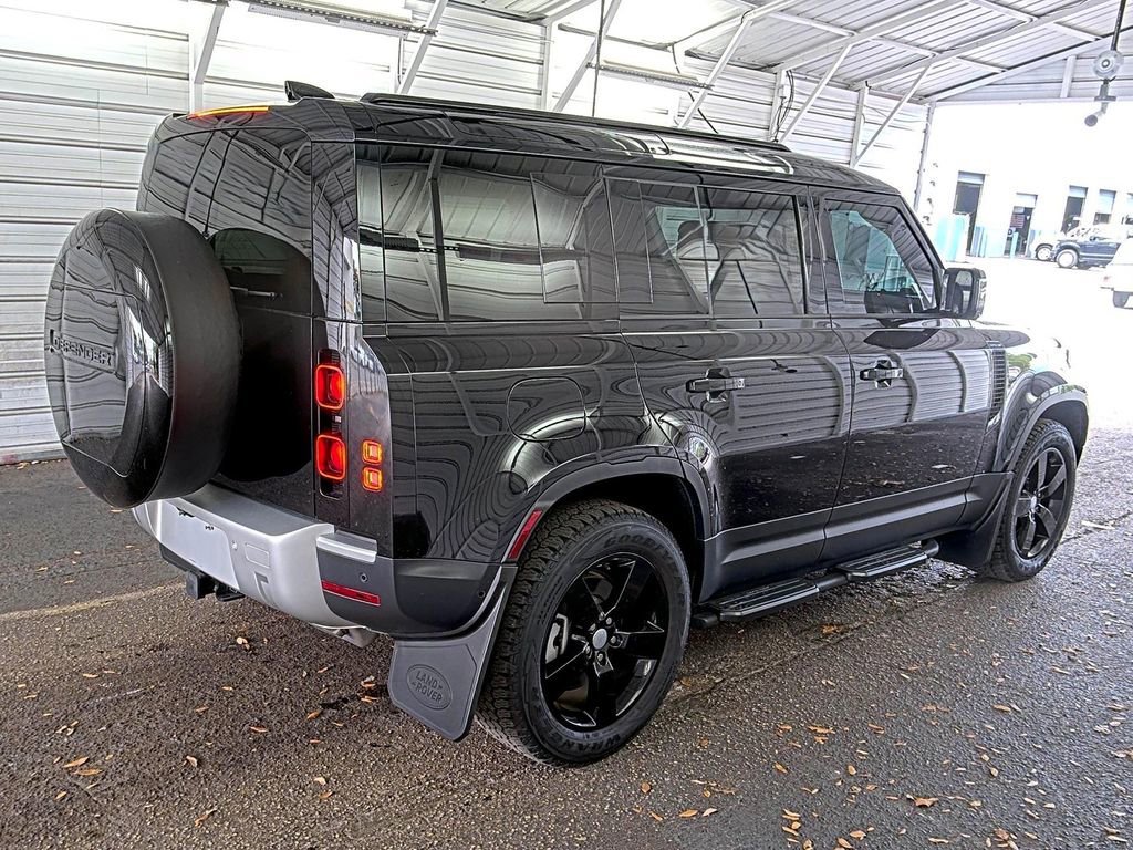 Used 2025 Land Rover Defender 110 S image 2