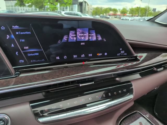 Used 2024 Cadillac Escalade Sport Platinum w/ LPO, ONYX Package AWD/4WD image 19