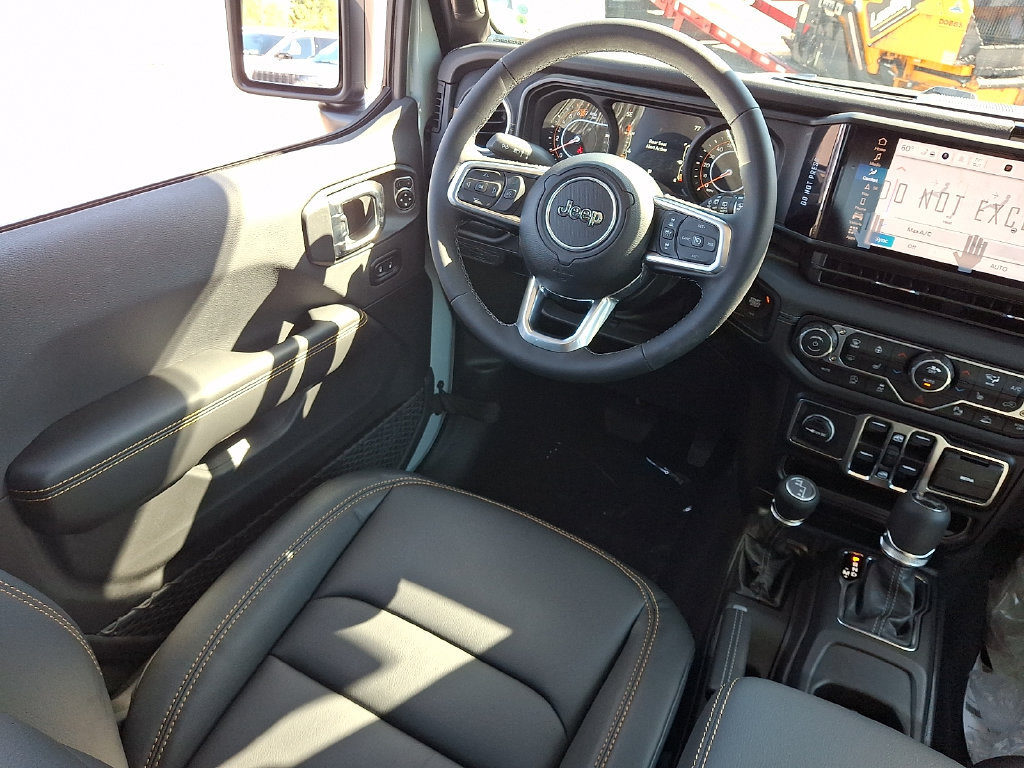 New 2027 Jeep Wrangler Unlimited Sahara AWD/4WD image 10