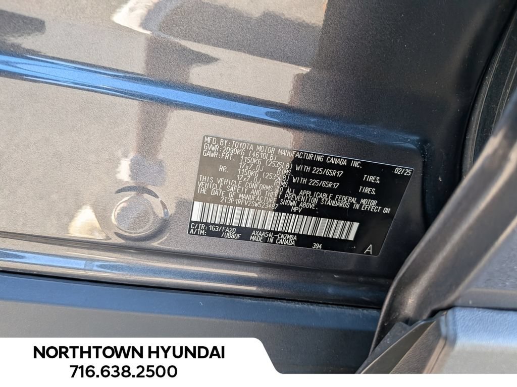 Used 2025 Toyota RAV4 XLE AWD/4WD image 35