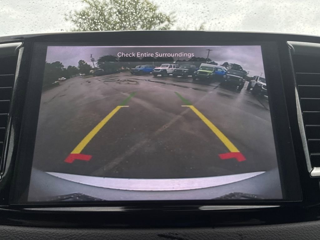 Used 2024 Chrysler Pacifica Touring-L image 20