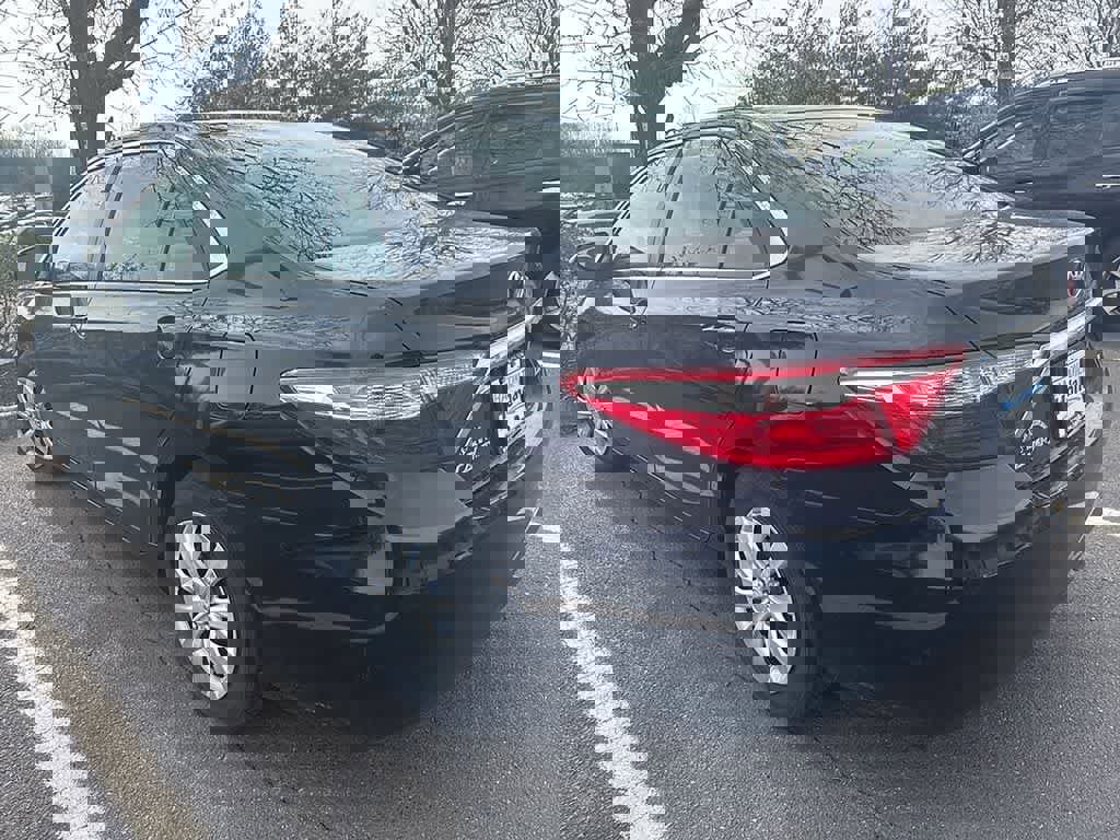 Used 2017 Toyota Camry LE image 6