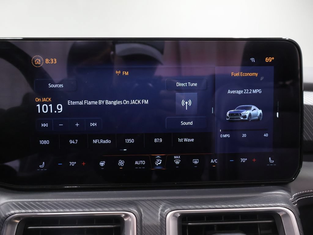 Used 2025 Ford Mustang Premium RWD image 31
