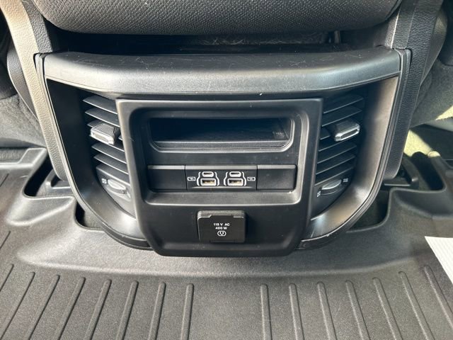 Used 2022 RAM 1500 Laramie AWD/4WD image 16