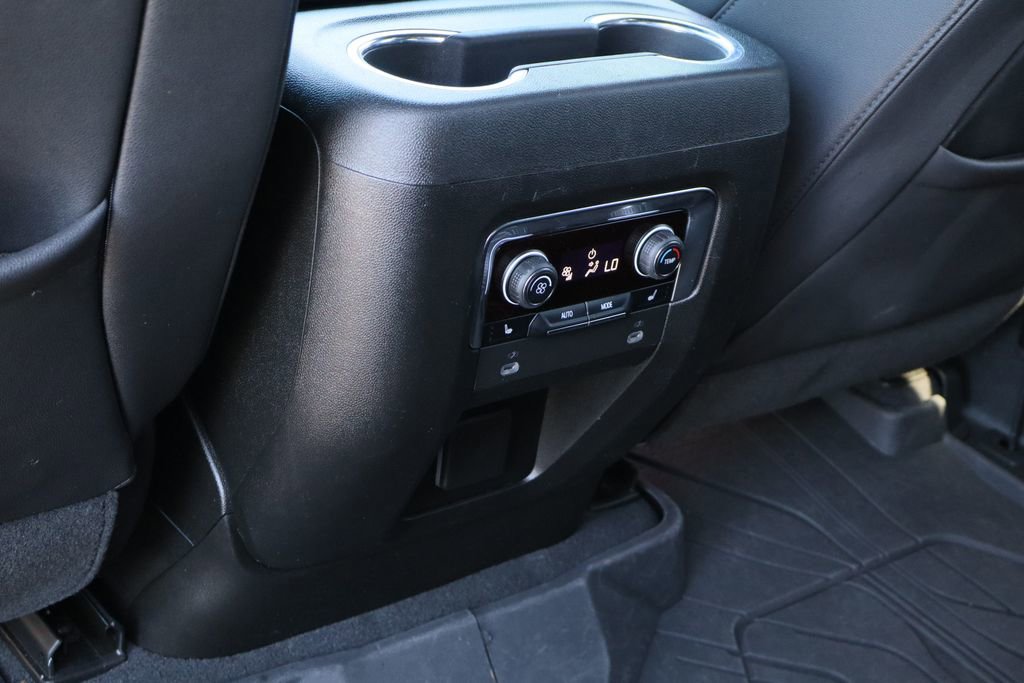 Used 2023 Chevrolet Suburban Z71 w/ Luxury Package image 25