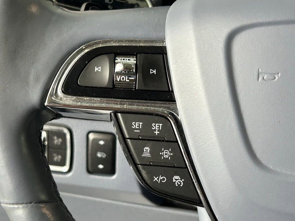 Used 2022 Lincoln Navigator L Black Label AWD/4WD image 32