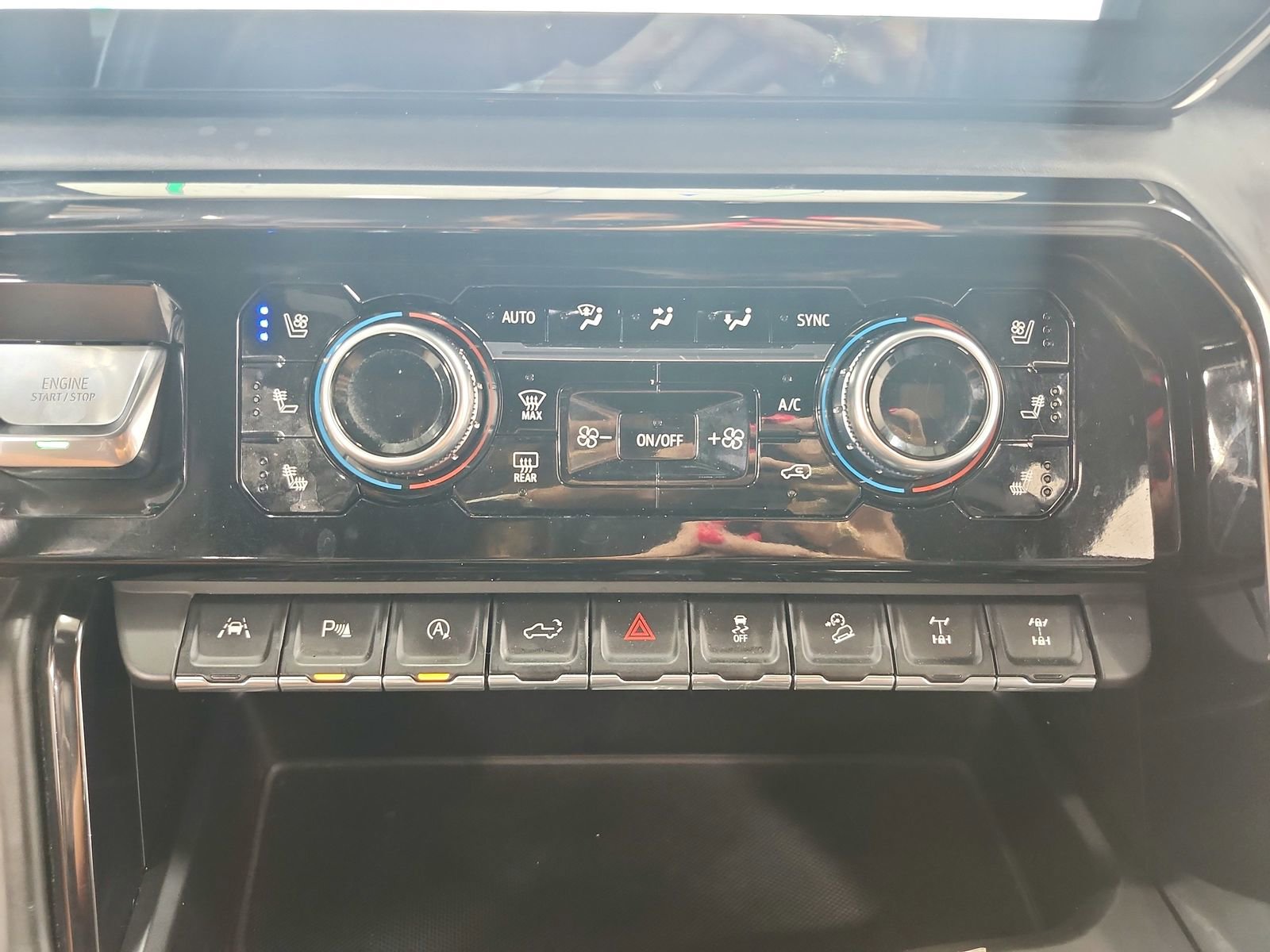 Used 2023 GMC Sierra 1500 AT4X image 33