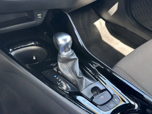 Used 2020 Toyota C-HR XLE FWD image 17