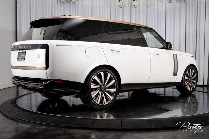 Used 2023 Land Rover Range Rover SV image 13