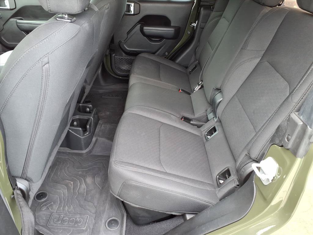 Used 2022 Jeep Gladiator Sport AWD/4WD image 13