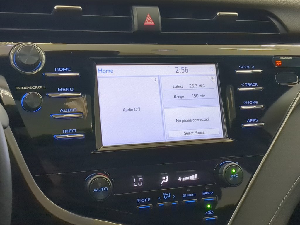 Used 2018 Toyota Camry SE w/ Moonroof Package FWD image 21