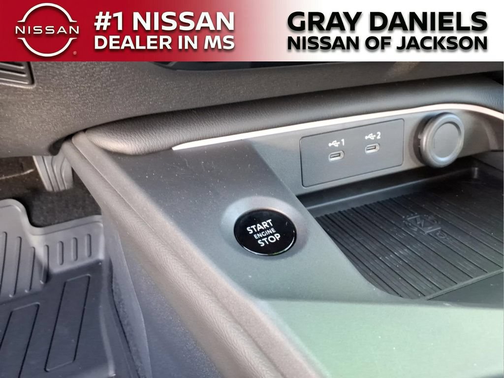New 2026 Nissan Sentra SR w/ SR Premium Package FWD image 15