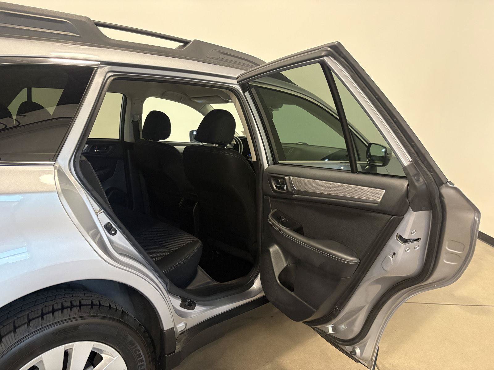 Used 2015 Subaru Outback 2.5i Premium AWD/4WD image 35