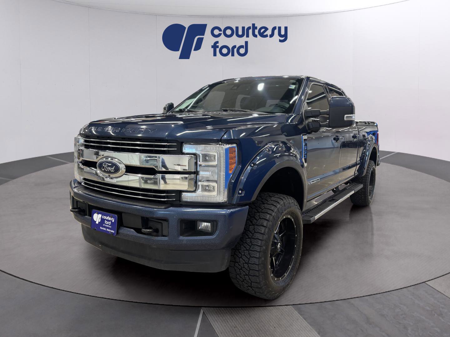 Used 2017 Ford F350 Lariat w/ Lariat Ultimate Package image 2