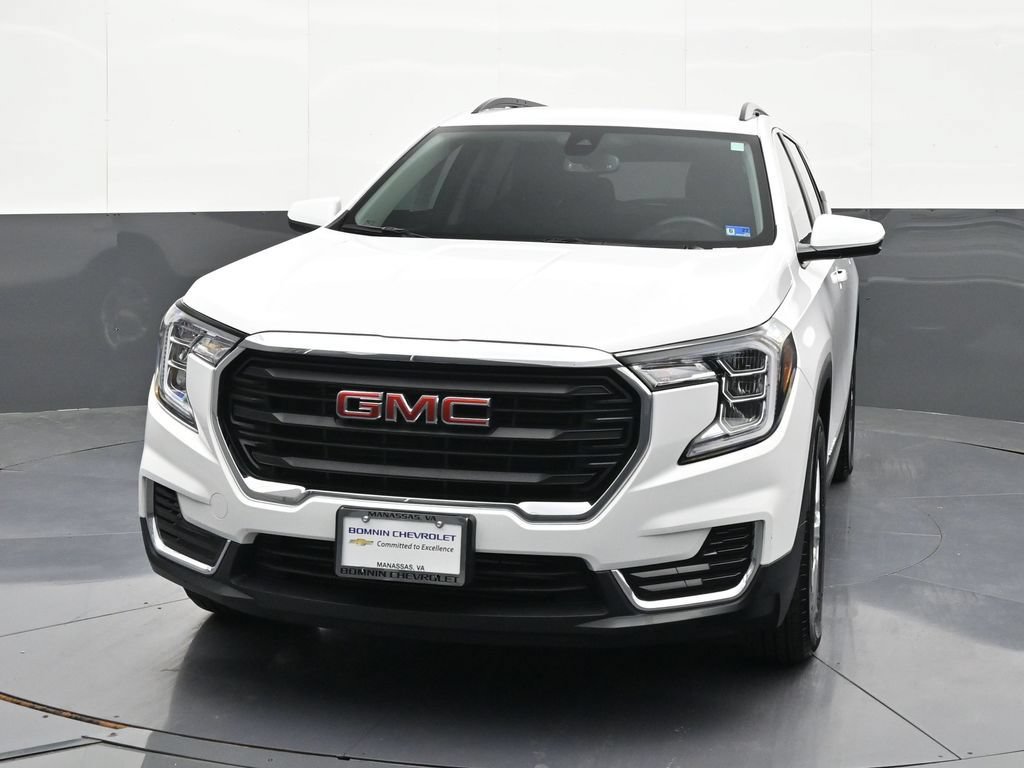 Certified 2024 GMC Terrain SLE w/ Driver Convenience Package FWD image 8
