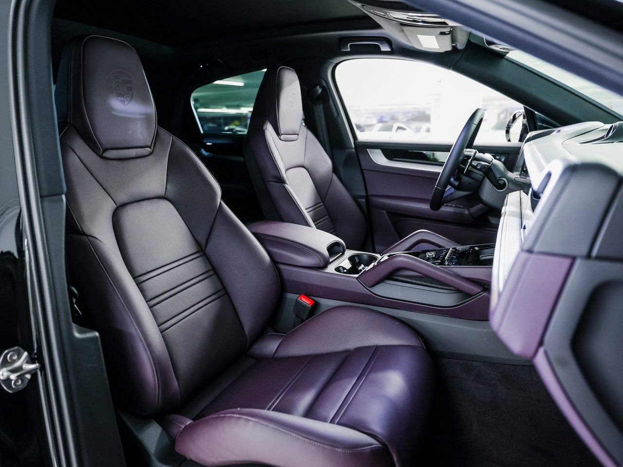 Certified 2025 Porsche Cayenne Coupe image 29