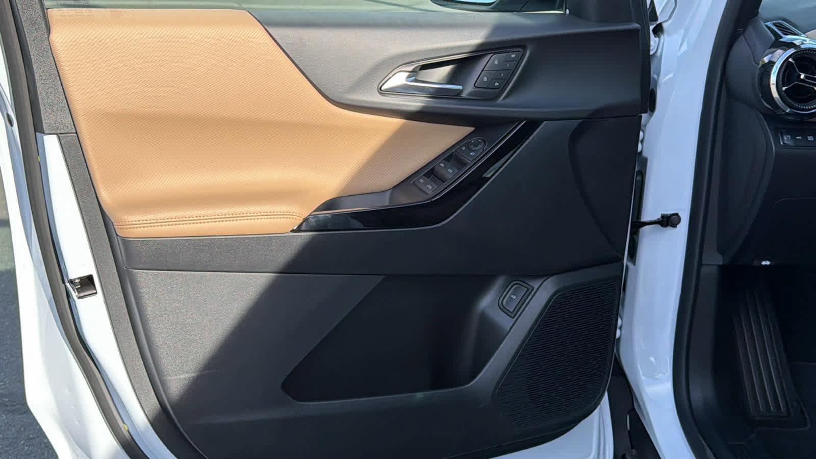 New 2026 Chevrolet Equinox ACTIV w/ Convenience Package III image 23