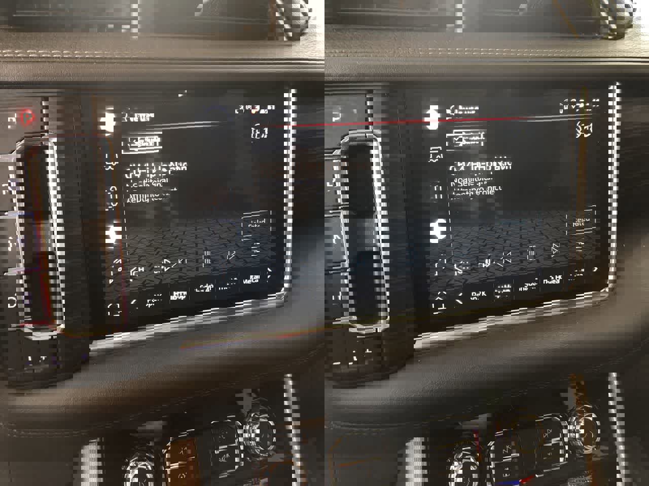 Used 2022 GMC Yukon Denali w/ Denali Premium Package image 16