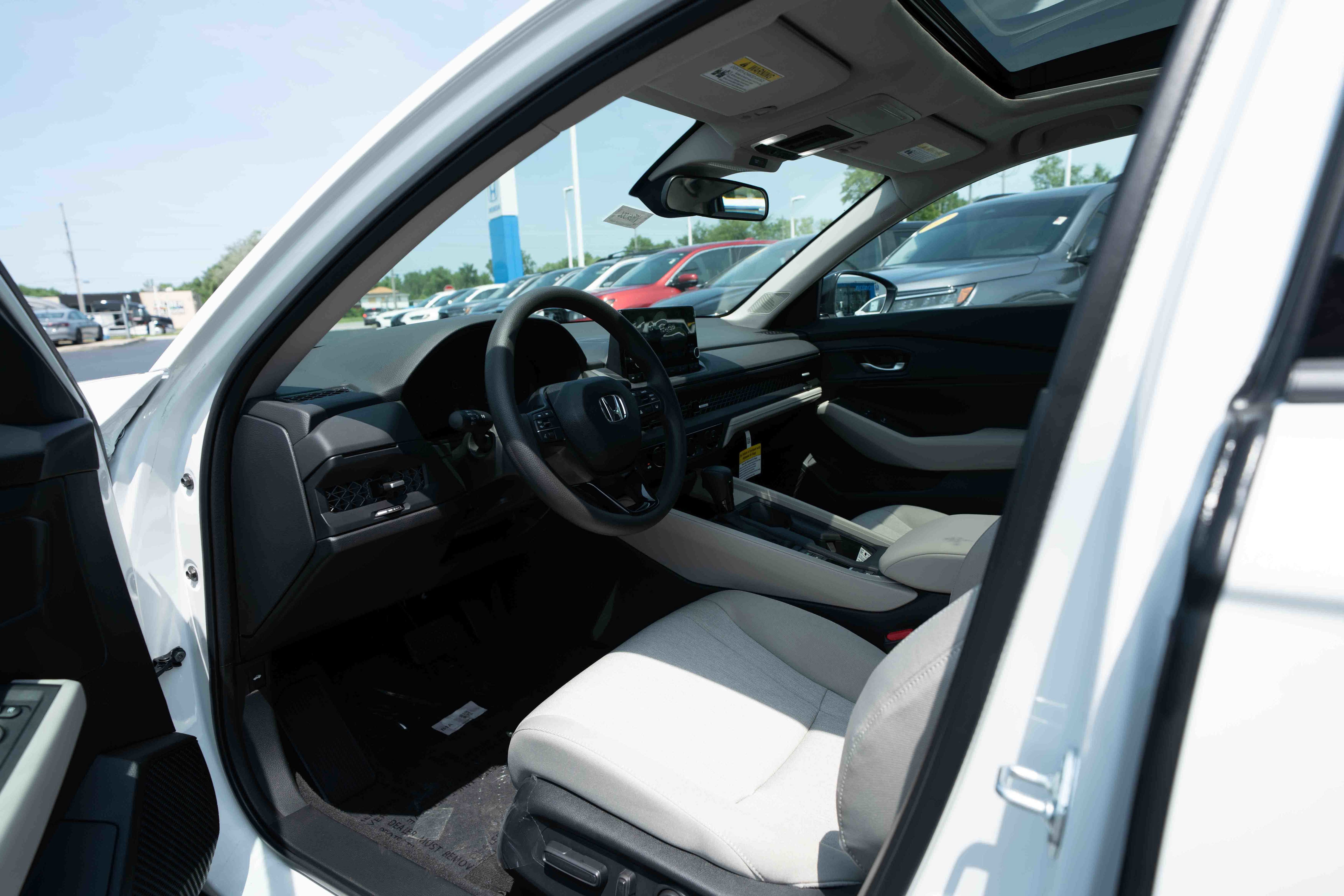 New 2025 Honda Accord SE image 8