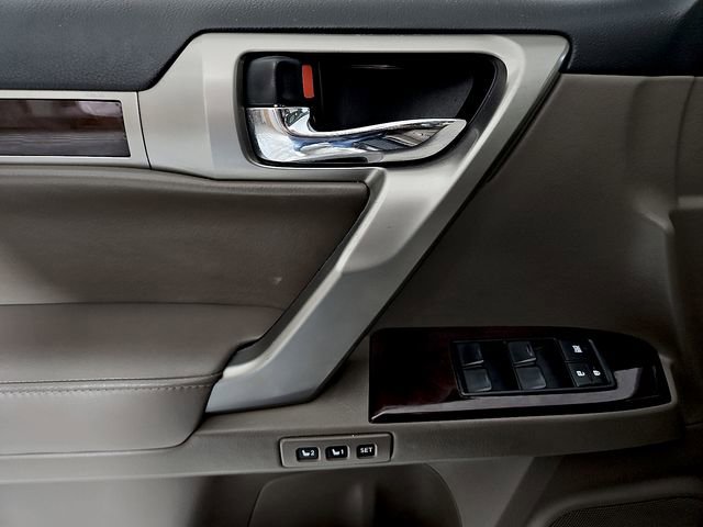 Used 2018 Lexus GX 460 Premium w/ Premium Package image 15