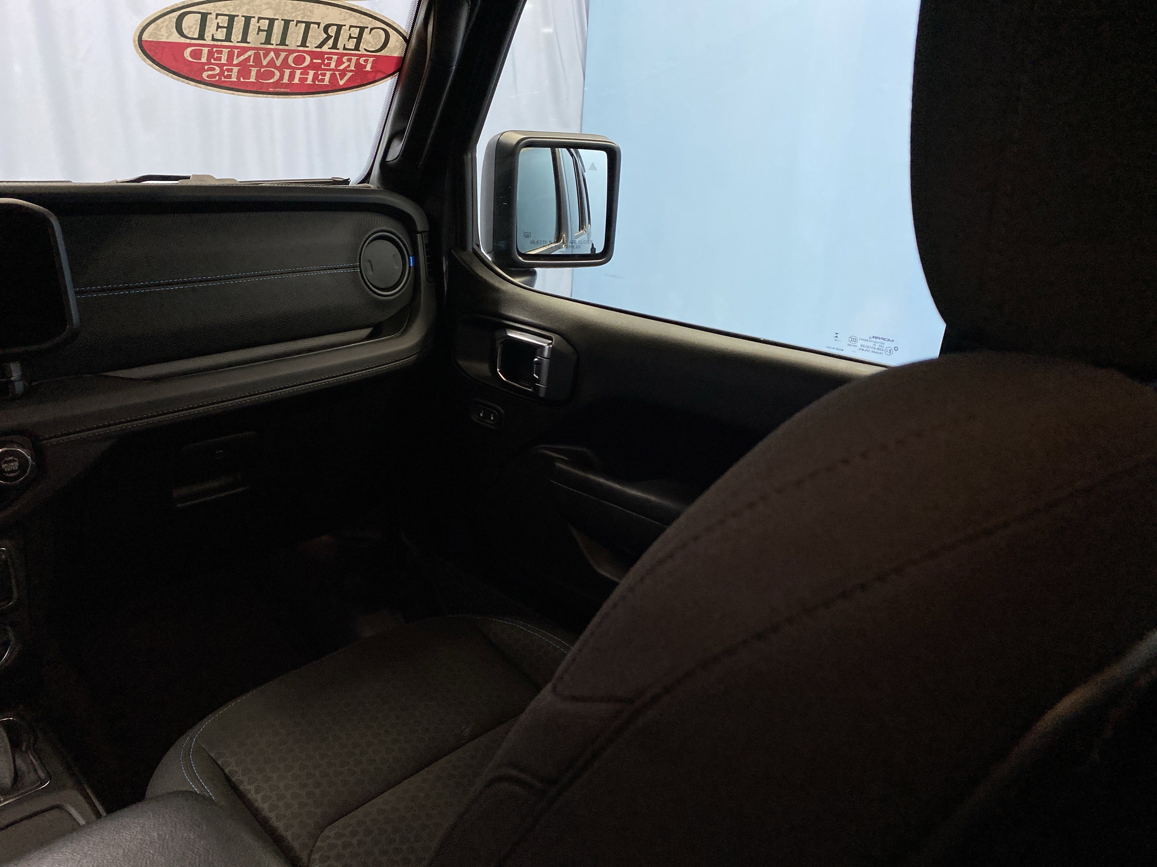 Certified 2025 Jeep Wrangler Unlimited Rubicon 4xe w/ Safety Group image 27