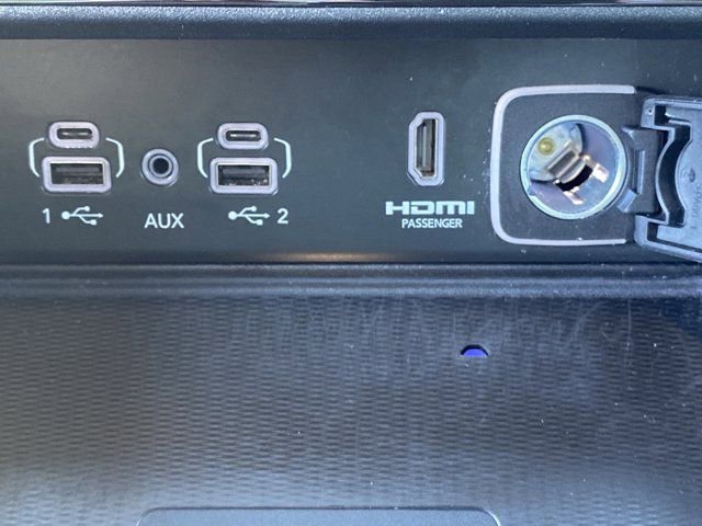 Used 2023 Jeep Grand Cherokee Overland w/ Luxury Tech Group IV AWD/4WD image 19