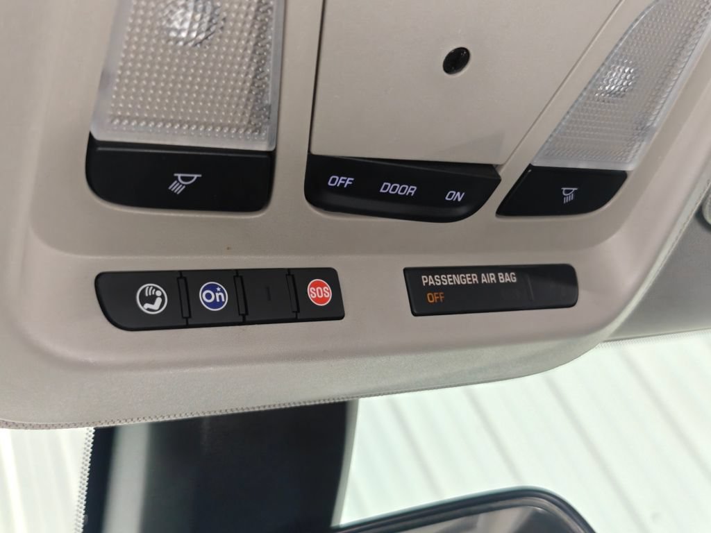 Used 2018 Chevrolet Impala LT FWD image 9
