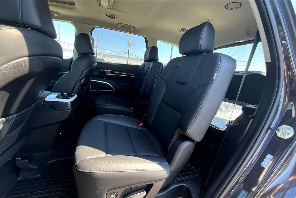 New 2025 Kia Telluride S image 16