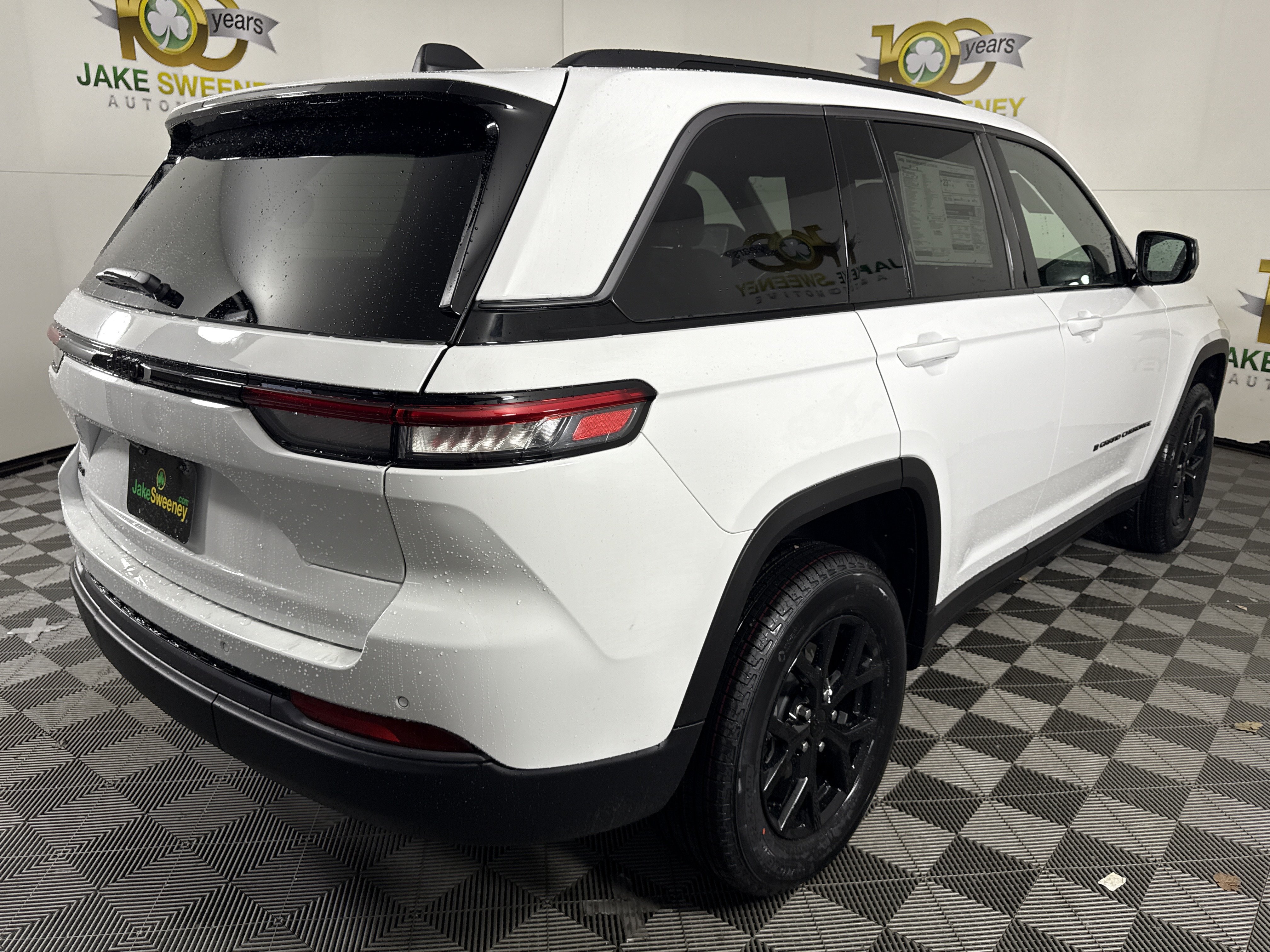 New 2026 Jeep Grand Cherokee Altitude AWD/4WD image 10