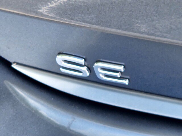 Used 2025 Volkswagen Tiguan SE AWD/4WD image 31