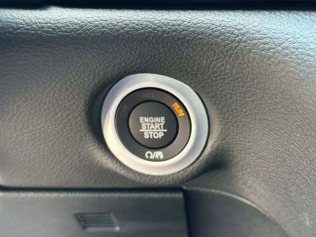 New 2026 Chrysler Pacifica Select FWD image 12