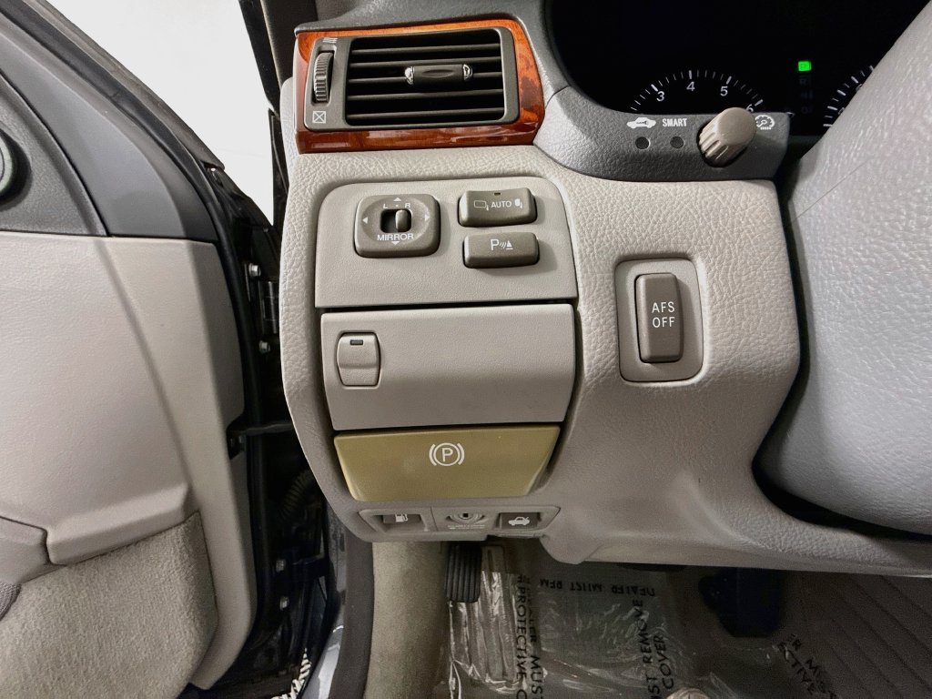 Used 2004 Lexus LS 430 w/ Modern Luxury Pkg RWD image 10